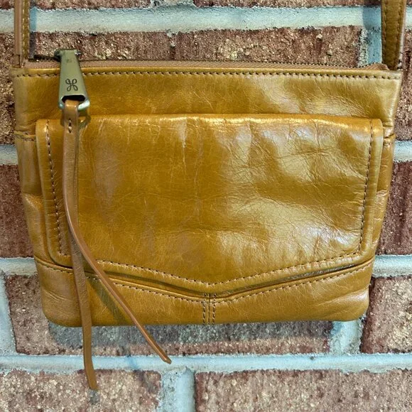 HOBO Amble Leather Crossbody Bag - Picture 3 of 11